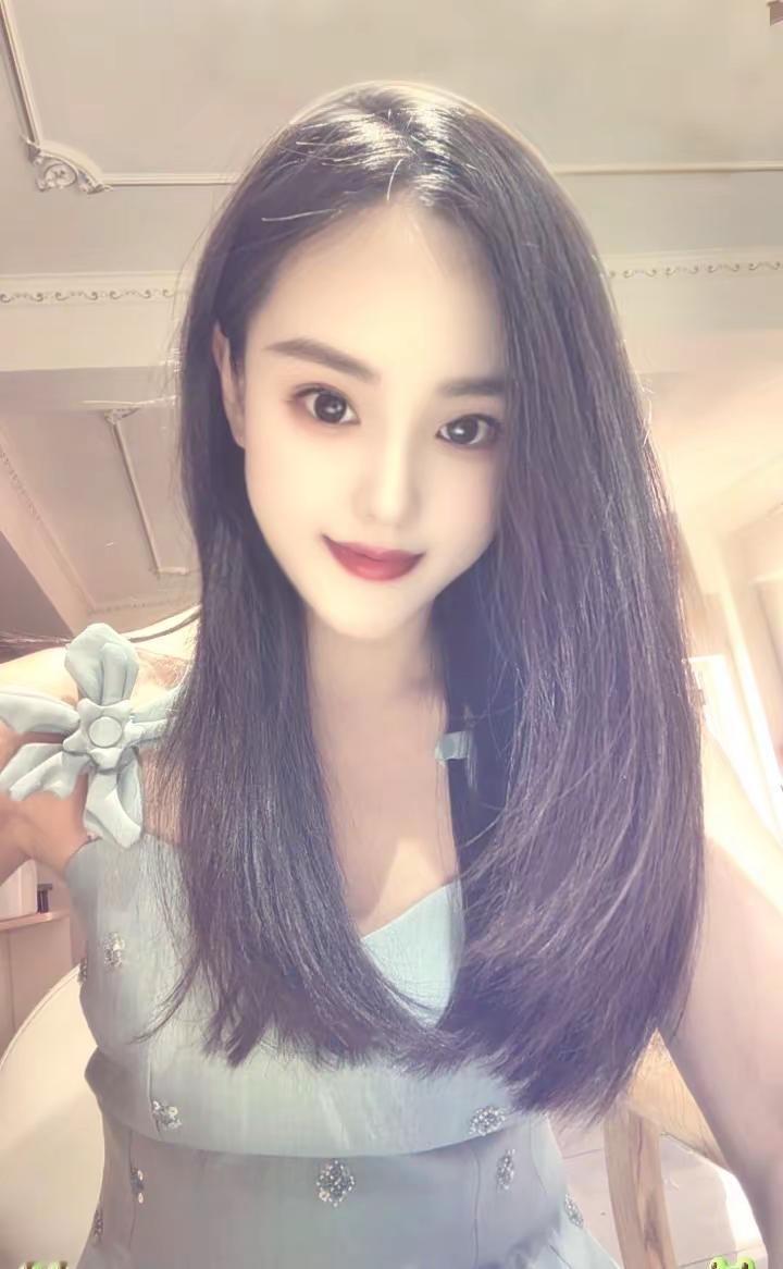 “目前处在 别人夸我年轻我不信，        说我老 我又不服的阶段😃”