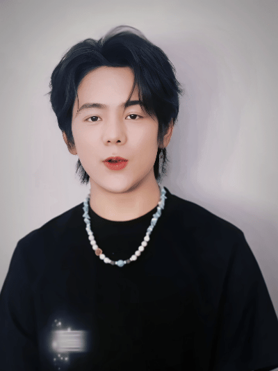 沉稳端庄又甜美可人，可甜可盐，兼具King 和Queen的一切美好特质  