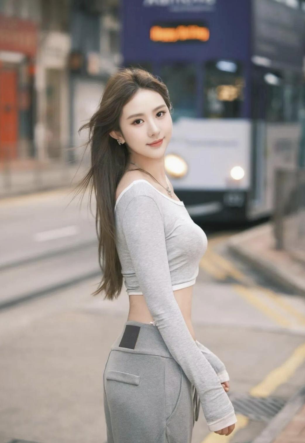 都市街头，元气少女，轻松随拍，时尚穿搭