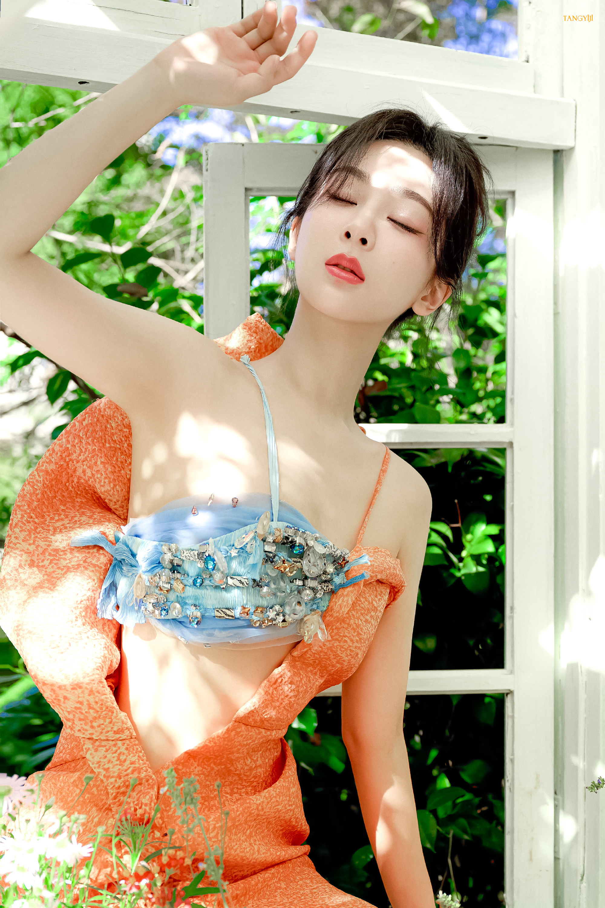 杨紫杨紫何惟芳 yz杨紫骆佳 入夜的晚风和有点惬意的蓝色夏天𝙉𝙞𝙜𝙝𝙩