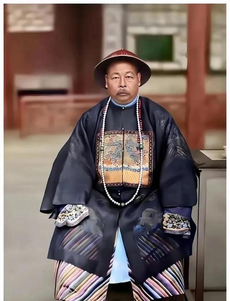 陕甘是全国最穷的总督辖区之一，养廉银却是八大总督里最高的，每年整整20000两。