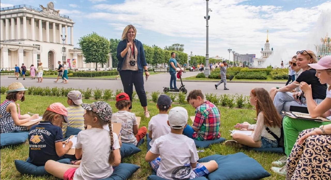 我刚刷到个新闻，直接给我看愣了。
俄罗斯派了6个高中生，跑到咱们山西太原，参加的