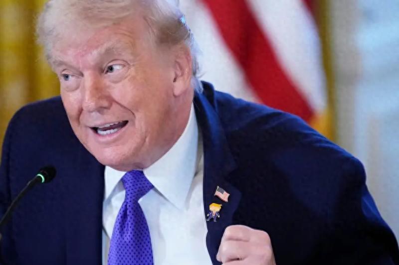 全球地缘局势持续走紧，跨大西洋盟友体系内部裂痕不断拉大。特朗普近期在公开场合反复