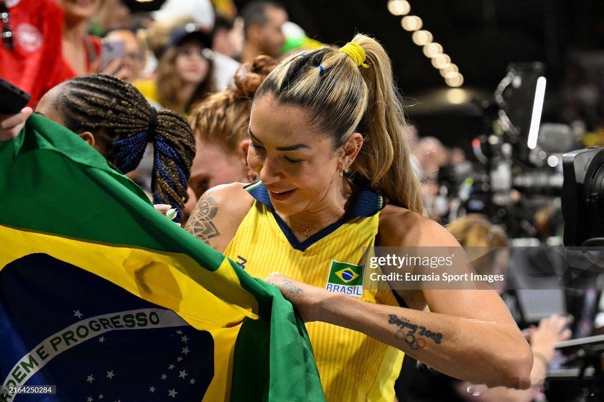 塔伊萨的梦之队，除了托雷斯，都选的是巴西人。🇧🇷Fofao - Sheill