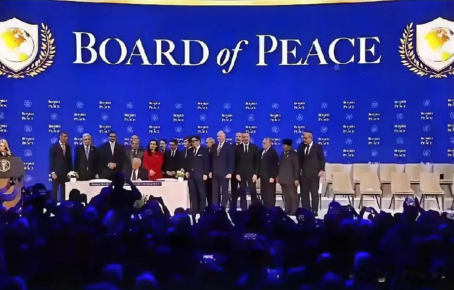 1月23日下午的最新消息，速报，全都不容错过，第六条：特朗普“和平委员会”标志引