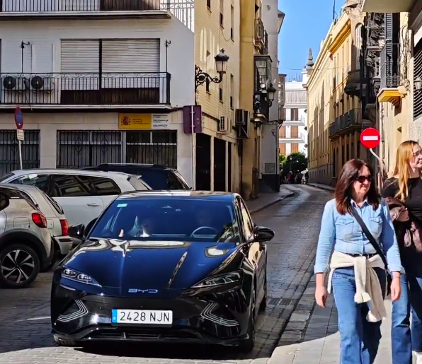 保加利亚中国汽车节彰显中国品牌中东欧布局决心，虽面临政策、供应链等困境，仍从区域