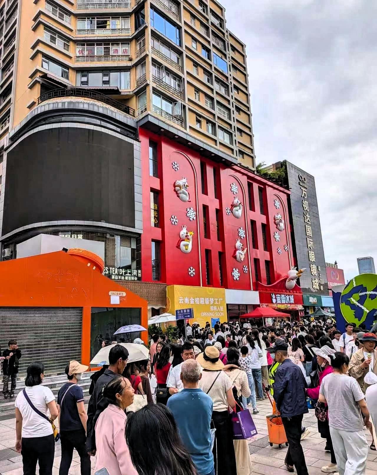 一对日本夫妇结束了为期24天的中国纵贯旅行。他们在社交平台上发帖说：“说实话，在