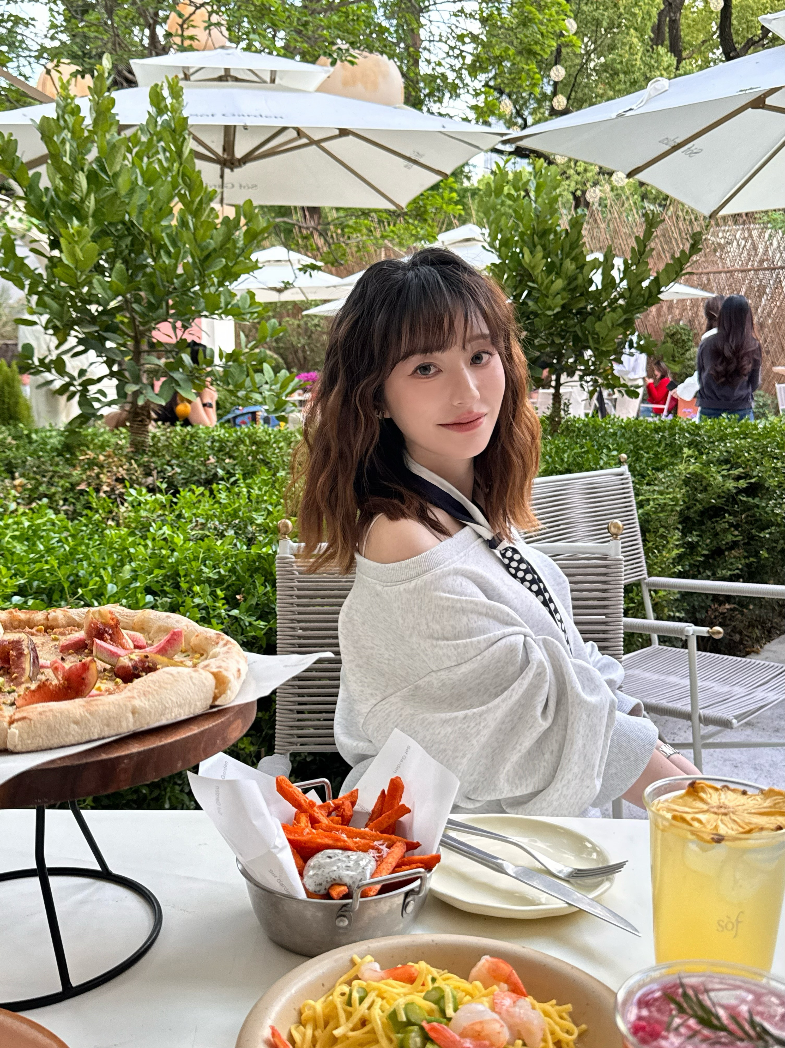 ꒰ 👩🏻‍🦰ᵃⁿᵈ👩🏻꒱ 一起恰個饭🍽️⛲️🌞 ​​​