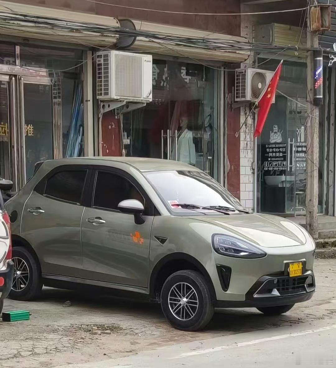 好家伙，小米YU7还没上市，老米YU7先上路了。小米还是慢了啊[doge]小米Y