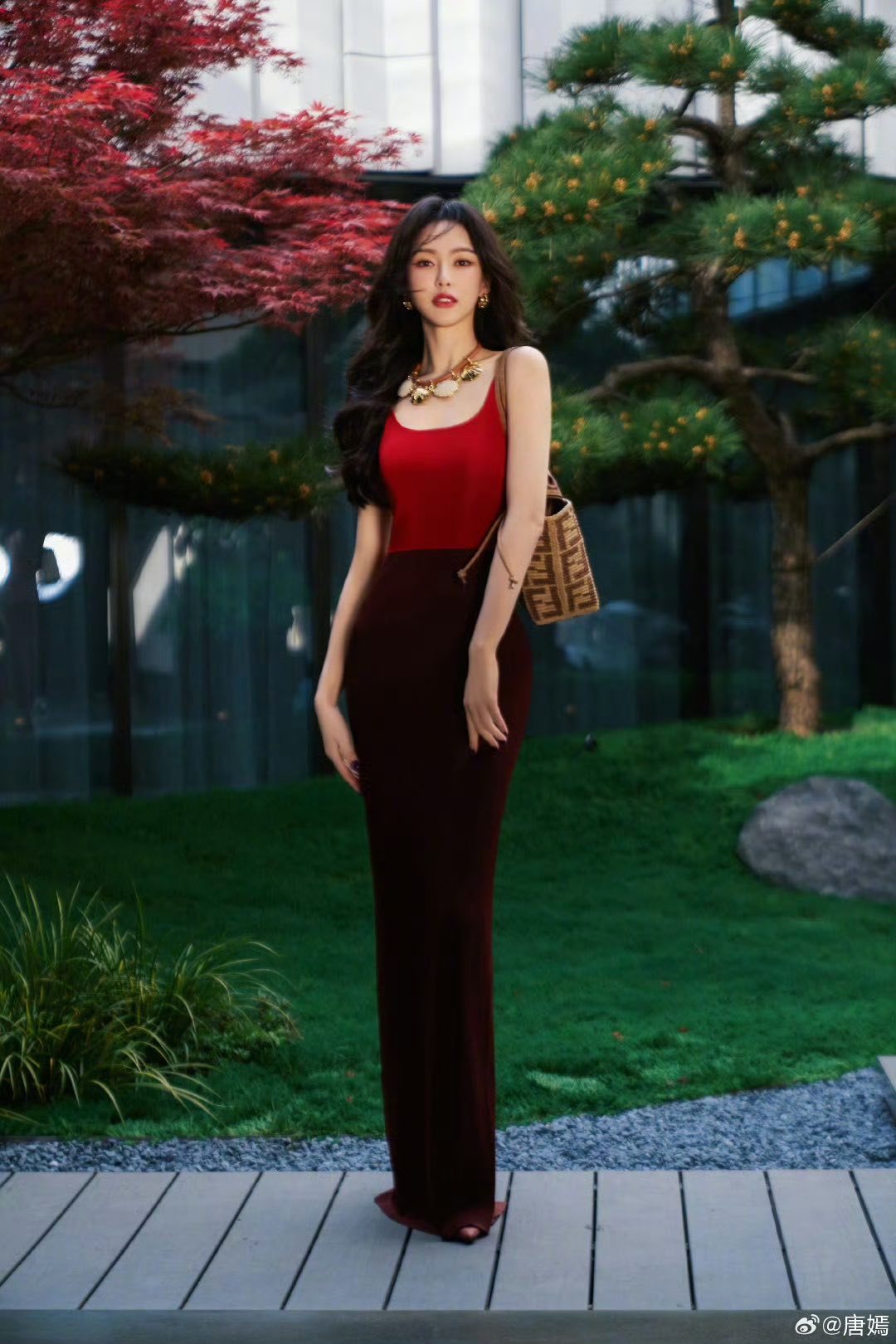 唐嫣拼色长裙唐嫣拼色修身长裙 哇哦唐嫣拼色长裙好美啊 ​​​