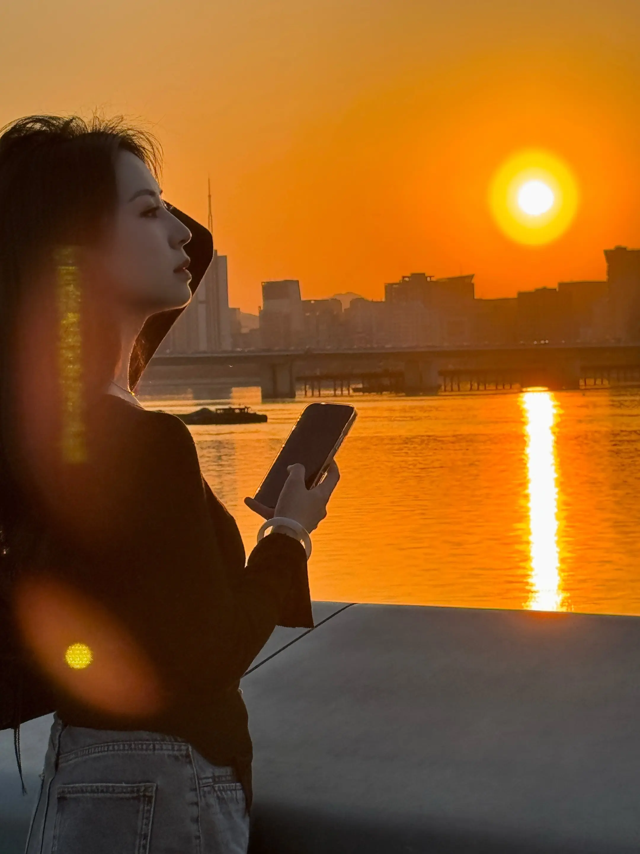 能长期稳定维持下去的关系。不是靠很强烈的爱，很大量的付出，而是很少的攻...