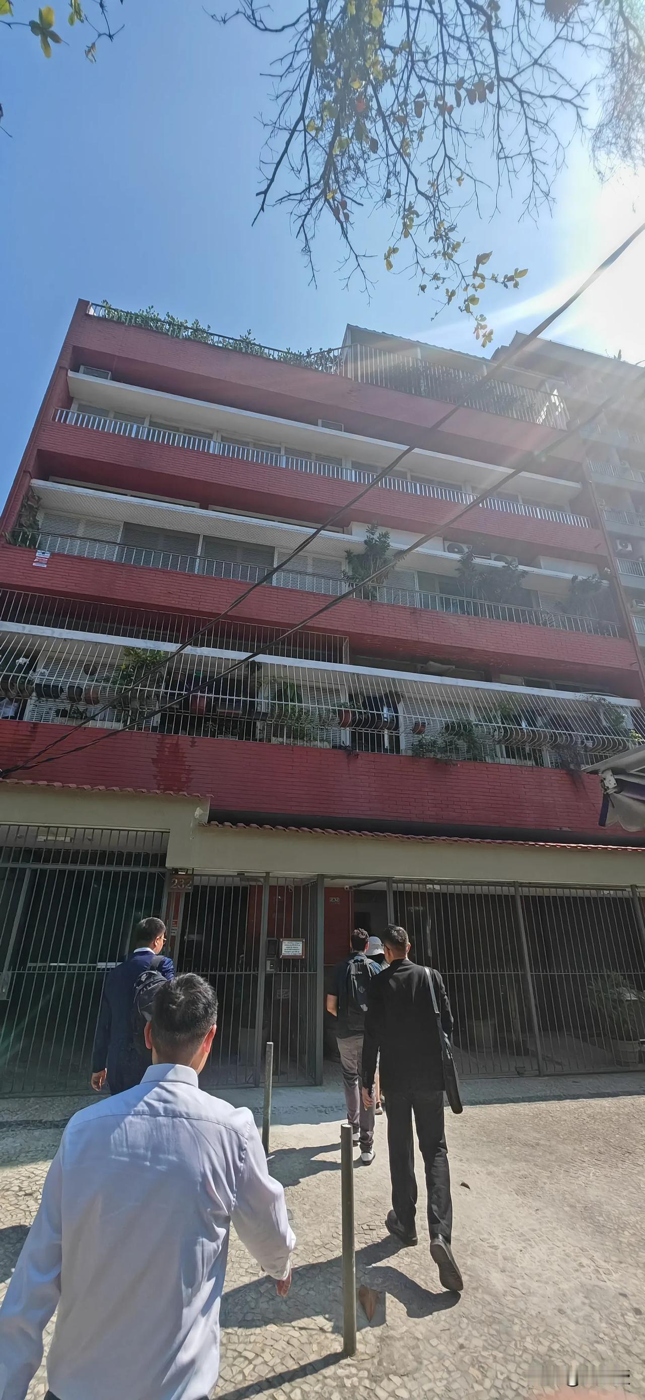 今天来巴西的智库交流
金砖国家政策研究中心
厦门也是国家金砖研究重镇，今天来分享
