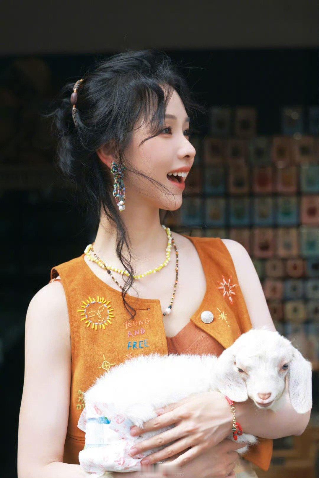 陈都灵32岁庆生照陈都灵明媚生日照陈都灵生日快乐啊！ ​​​