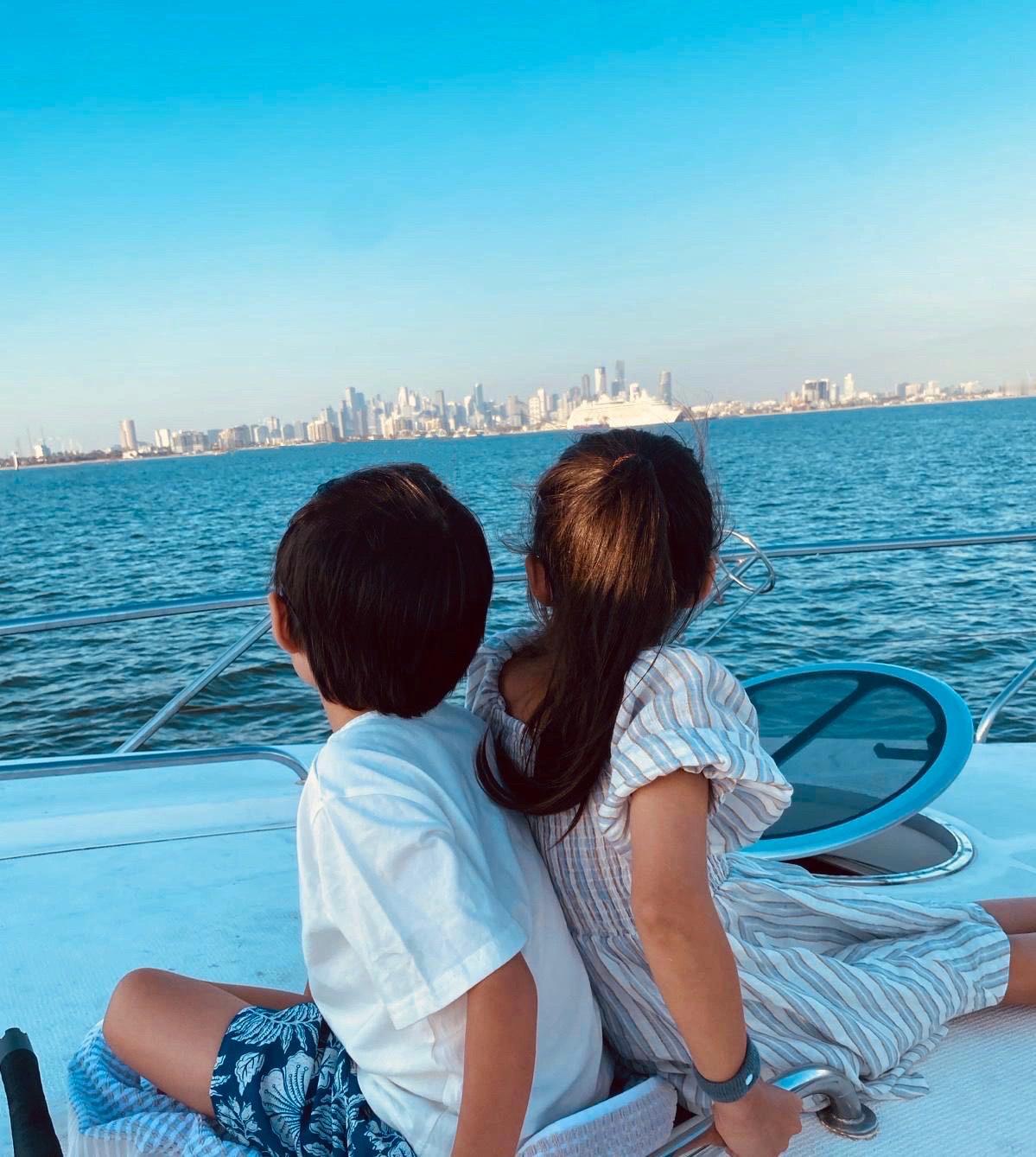 #昆凌[超话]# 20240314小红书更新：👦🏻👧🏻聽說今天也是情人節
