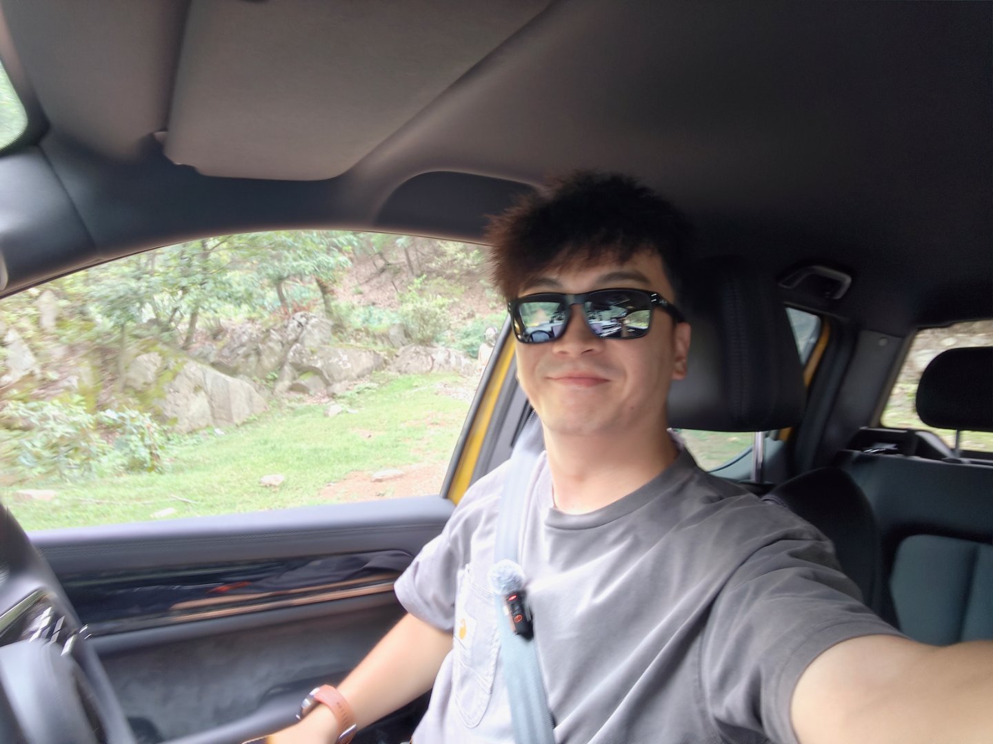 今天跟着领导跑三门峡山里来了即将到达传说中的河南拆车场大v聊车 开新工作车山海炮