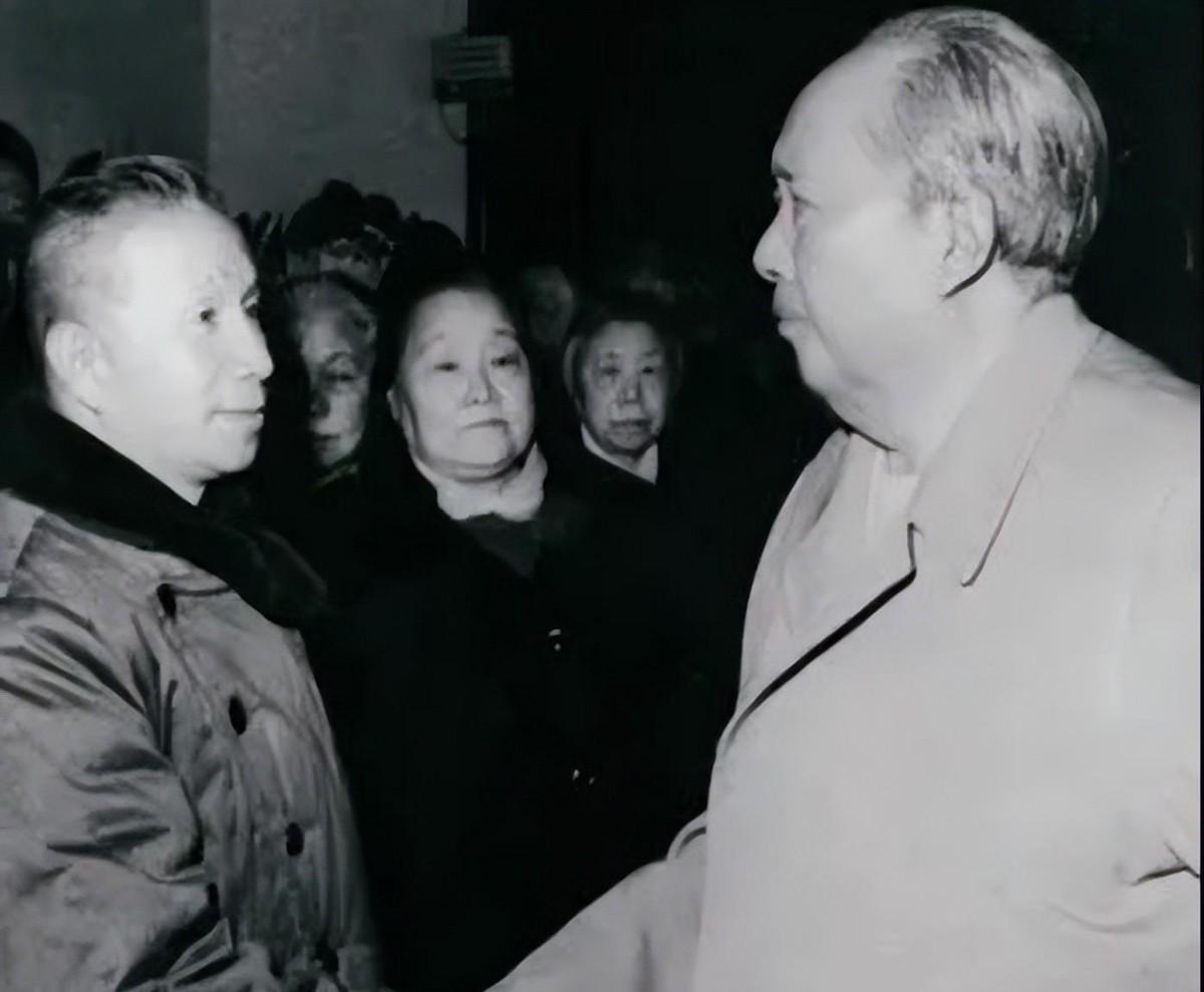 1948年粟裕赴阜平向主席汇报战局，引发主席关注：你真要实现全歼450万蒋军的战