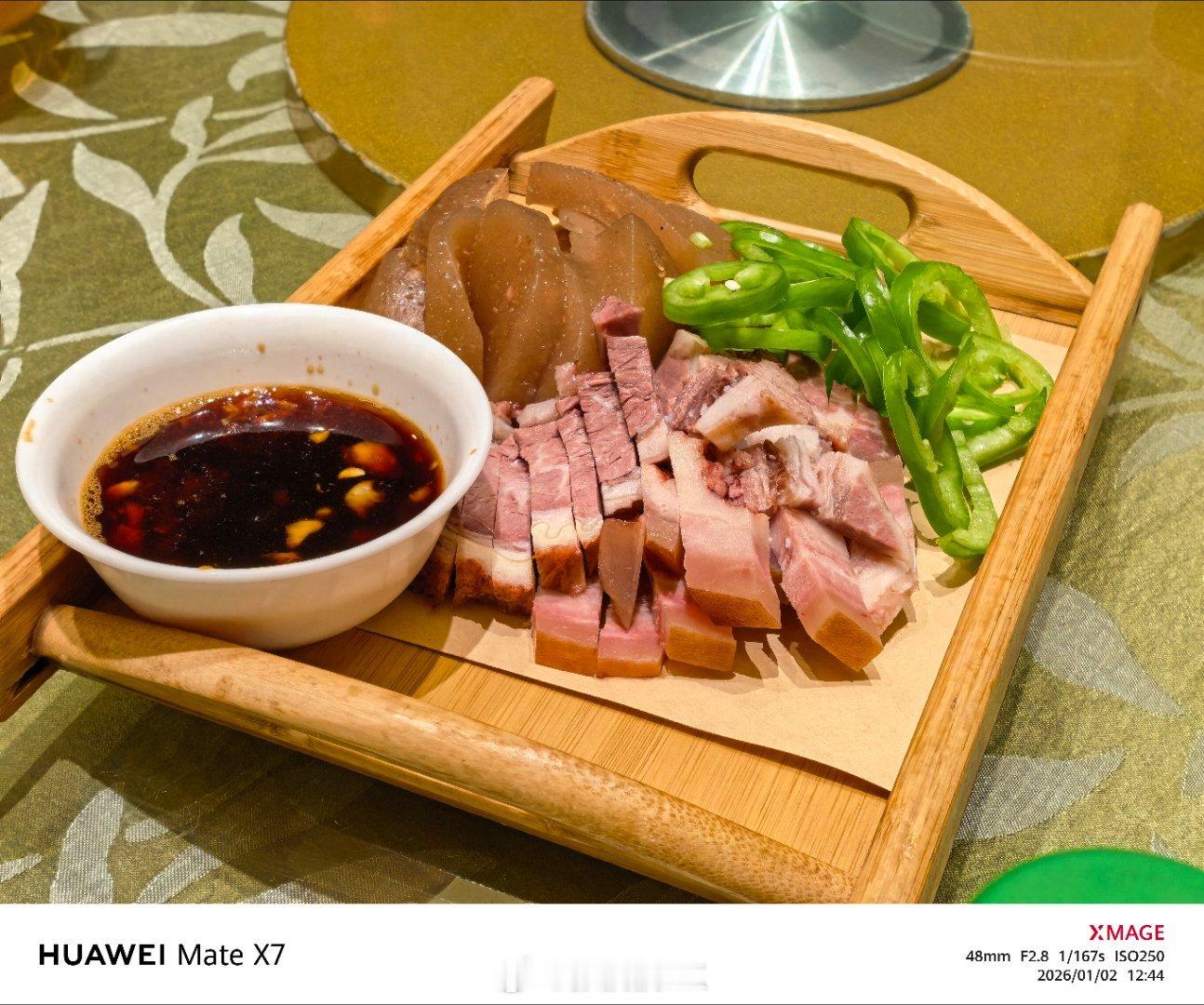 猜图1是什么肉？ 给出理由 