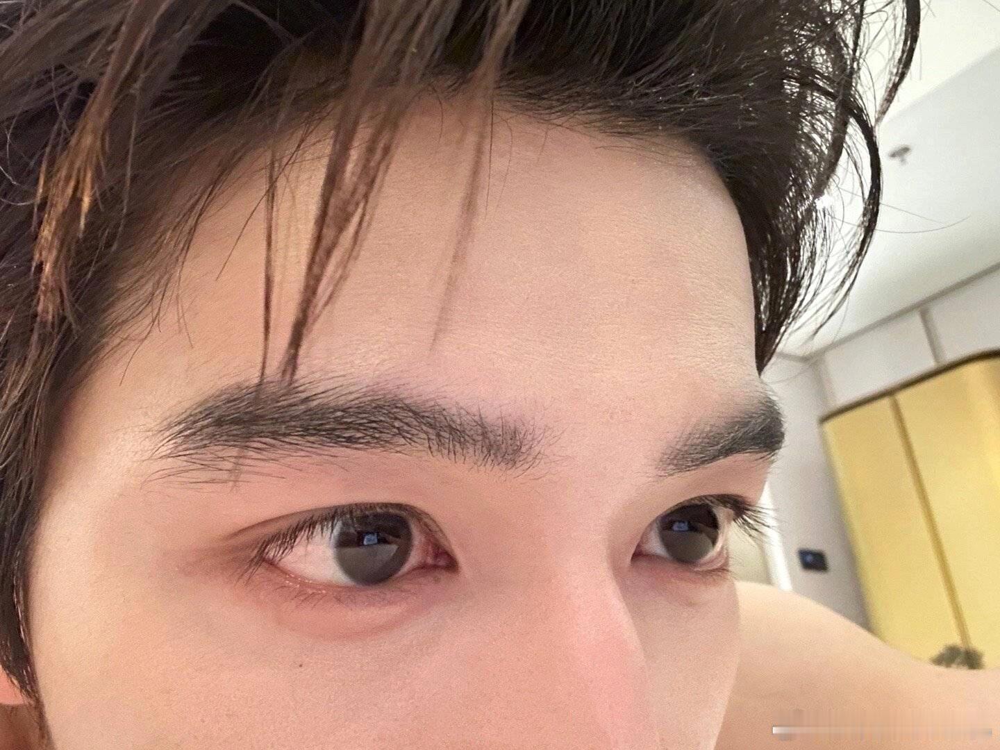 #王星越沈月素颜#月月素颜的气色都快溢出屏幕了！毛发旺盛，唇红齿白，气色红润，元