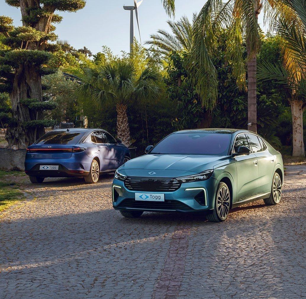 当欧洲电动车第一次卖过燃油车，最大“黑马”出现了。
2025年12月，欧洲电动车