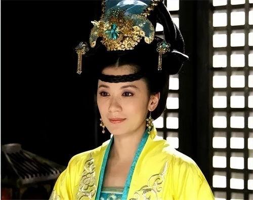 713 年，太平公主被亲侄子李隆基赐死，太上皇李旦得知消息后，急忙登上承天门门楼