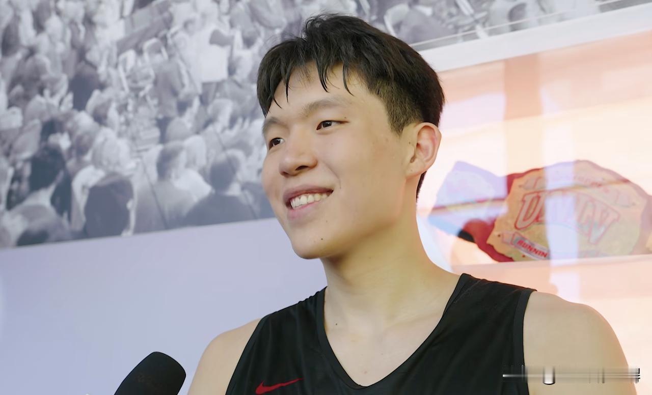 不少球迷在看了杨瀚森今年夏季联赛首场表现后，直言从国家队到NBA，他展现了两种截