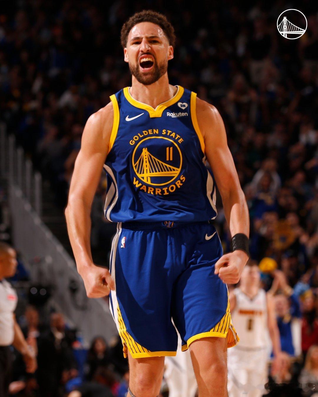 状态火热🔥🔥汤普森半场12中7拿下23分#掘金vs勇士##汤普森半场23分#