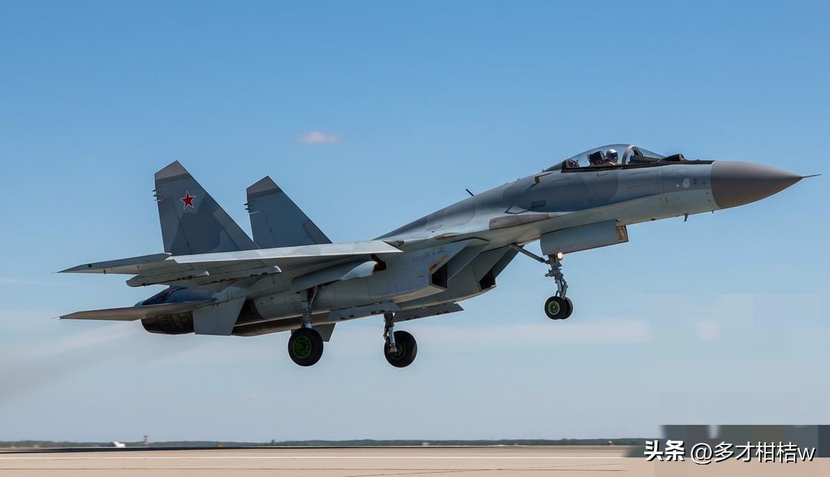 2009年，白蓝红莫斯科国防部与苏-35S生产商达成为白蓝红莫斯科军队一份生产4