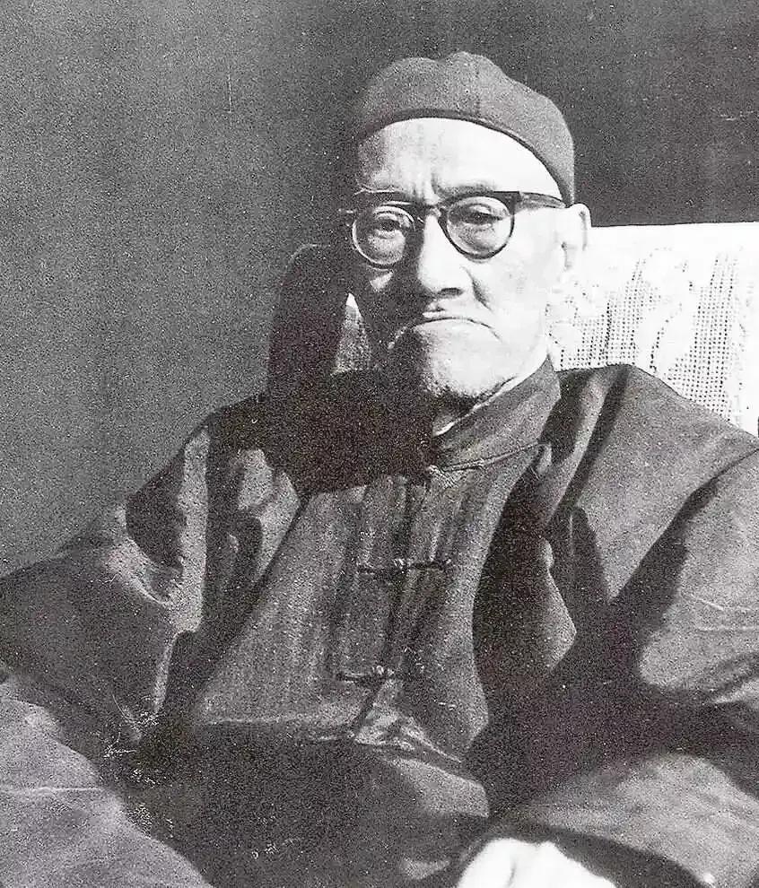 1935年，42岁的黄靖贤难产而死。丈夫梁漱溟写了一首悼亡诗，其中一句话流传至今