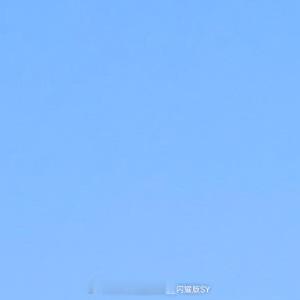 晚安心语 世界正在调低音量，为你预留一片静好的星空。月光是夜晚的呼吸，缓慢而轻柔