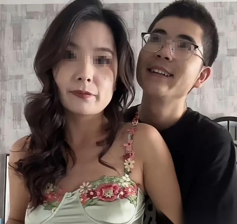 “太狠了！”上海，36岁离异房产女销售带着女儿，因搭顺风车认识一名23岁刚退伍不