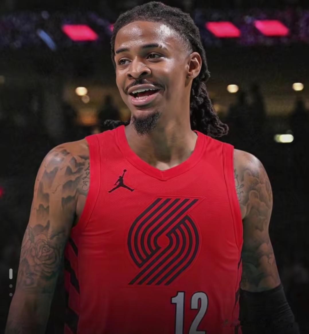 NBA一夜多条重磅消息
1 莫兰特终于离开了灰熊，他被交易到开拓者
曾经那个熟悉