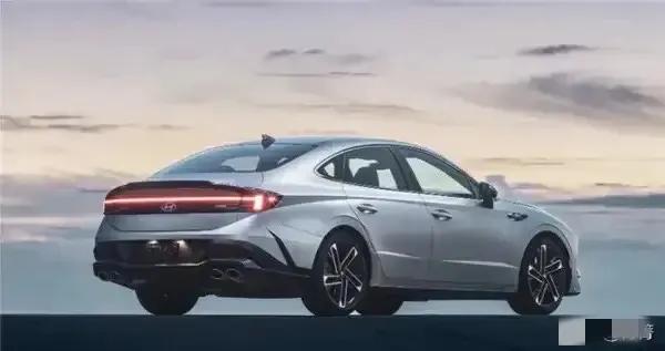 2023年全球汽车销量榜:
冠军:丰田汽车
亚军:大众汽车
季军:现代汽车
真的
