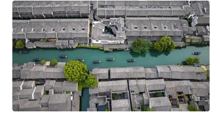 全球电商哪是简单“买卖”？
分明是场深度“联动”，
乌镇峰会盯着这话题，真是抓对