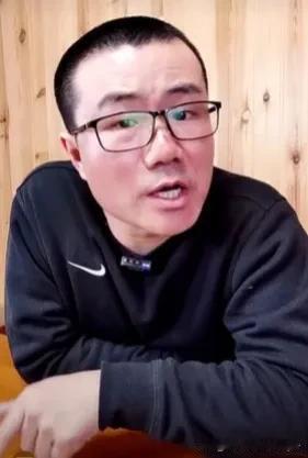 旁观者清！听徐静雨解读，邱彪惊出一身冷汗，：辽宁男篮最后3分钟是有意让新疆队追分