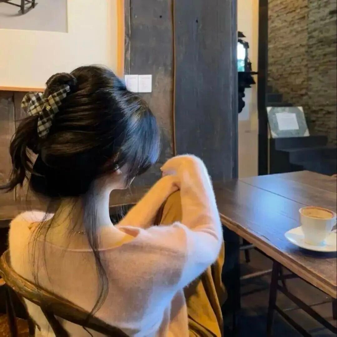 亲爱的，感情里不应该有免死金牌，拿他曾经的好来困住自己。 