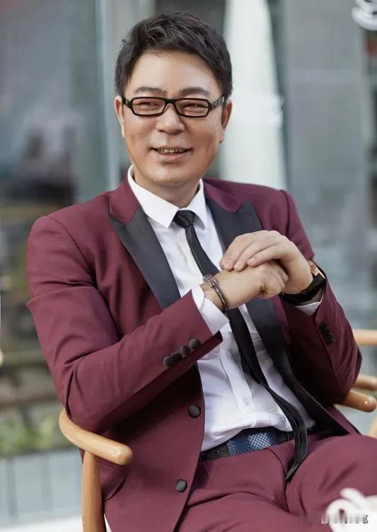 著名影视演员，导演，编剧，高亚麟说：2004年，林丛导演找到我，就是《家有儿女》