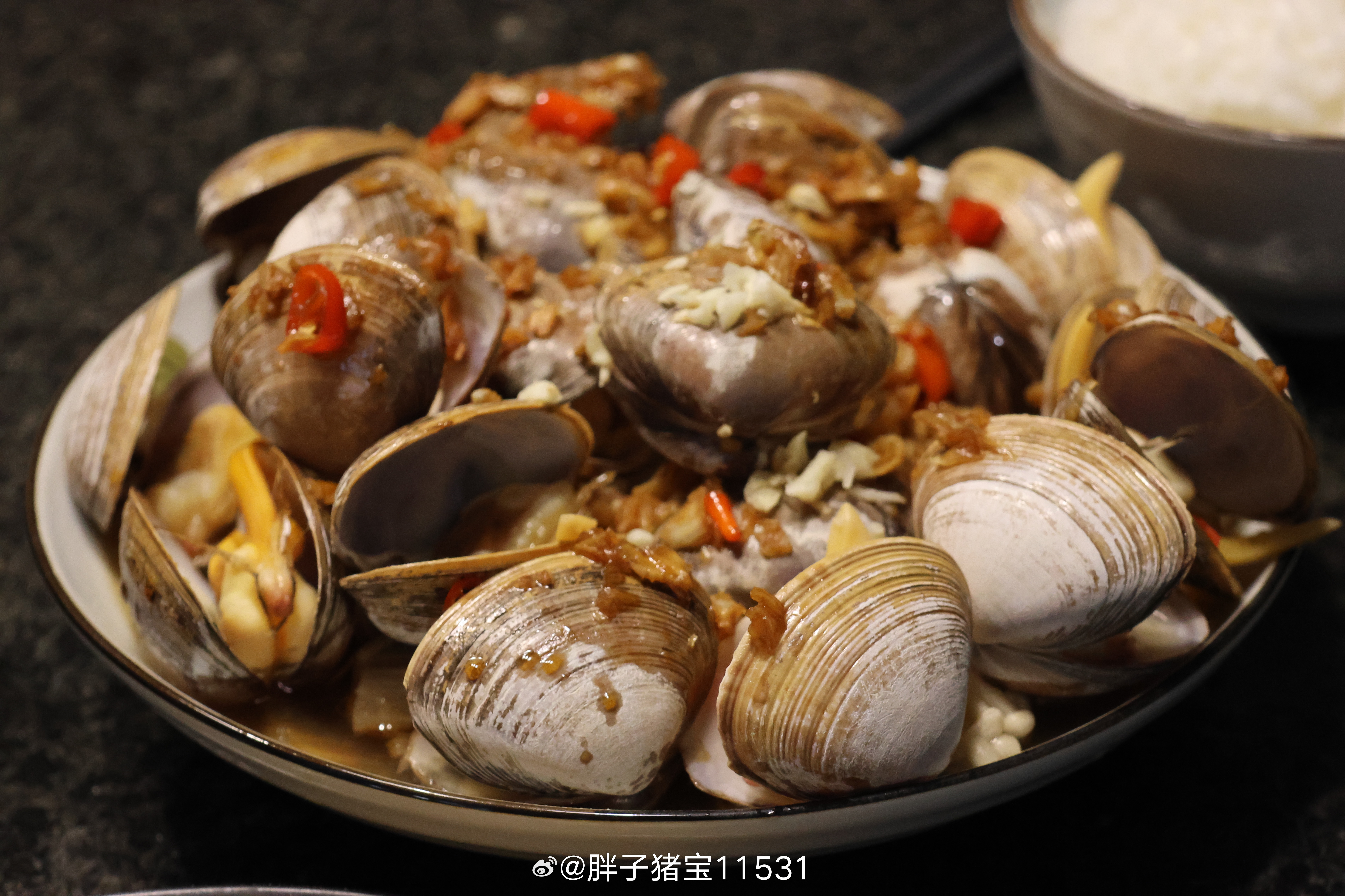 周末，躺平日真的是躺了一天，哈，躺累了，翻个身继续躺躺平的日子果真舒坦早晨吃昨天