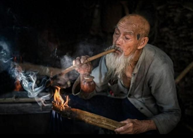 老祖宗留下的10条“识人术”：

1. 喜欢独处的人，不是孤僻，是内心强大。他不