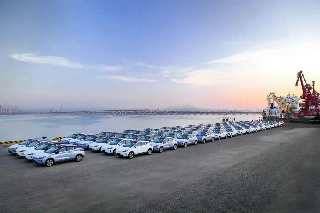 国内整车利润率降至1.5%整车行业净利润率跌到仅有1.5%，放在制造业里，已经到