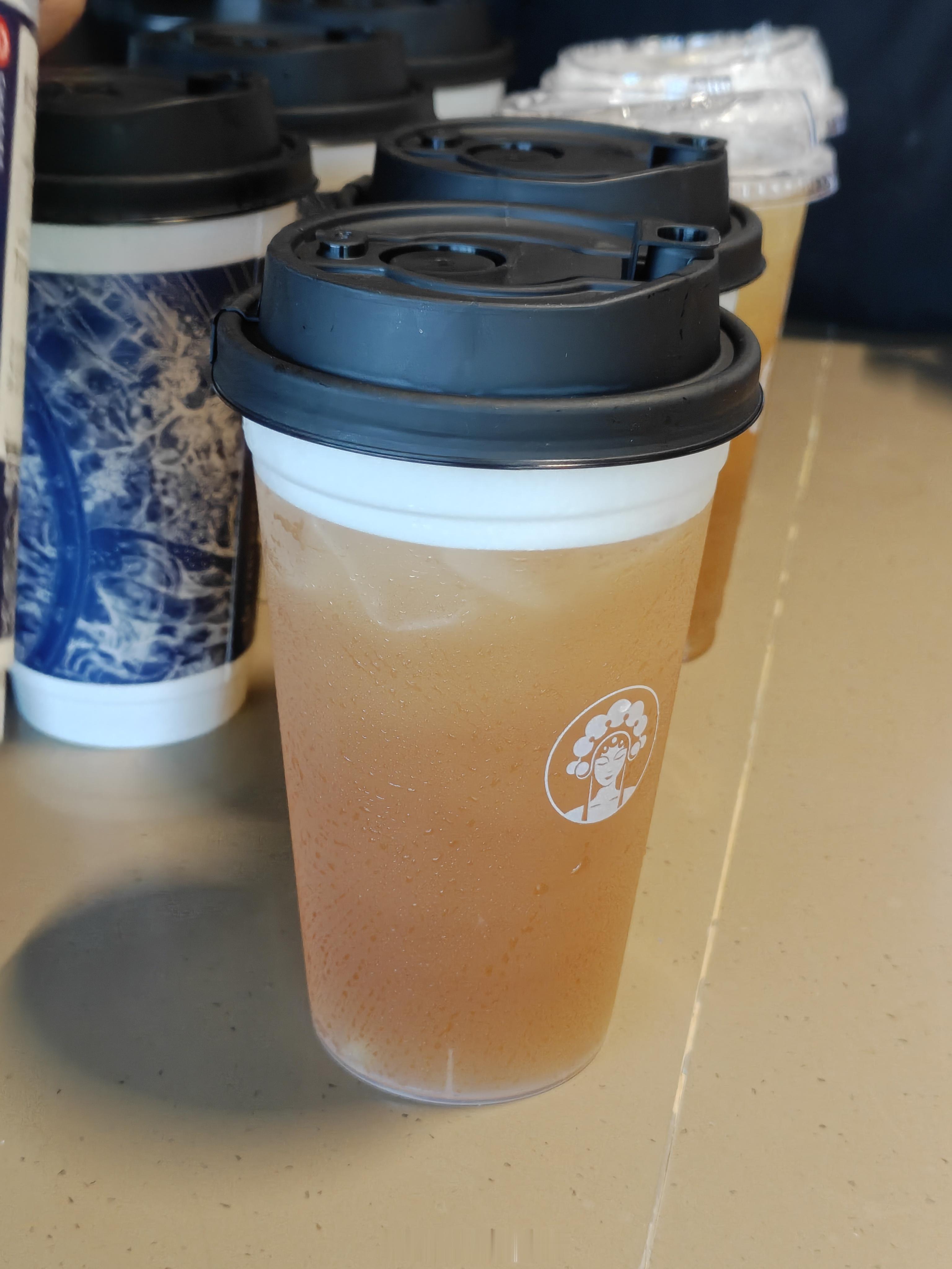 立秋秋天第一杯奶茶 今天立秋哎，又到了请大家喝奶茶的时候！关注+点赞，抽一位请喝