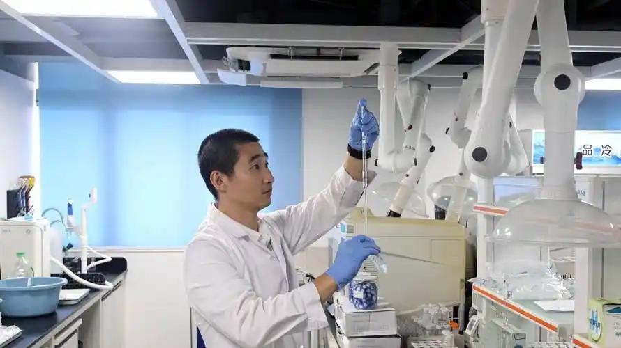 黄石中级工程师评定需要哪些材料? 黄石中级工程师评定所需材料还挺多。首先，得明确