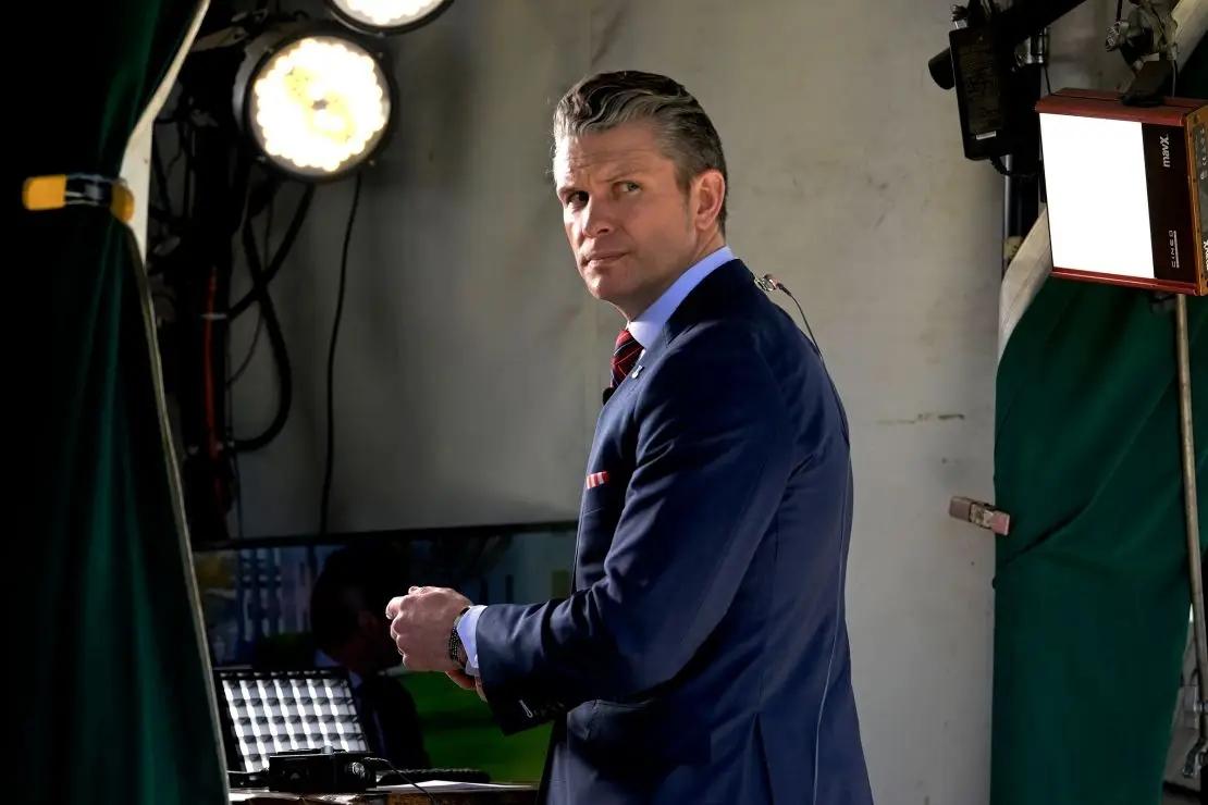 短短十几天，特朗普内阁连丢两员大将，克里斯蒂·诺姆和帕姆·邦迪先后被拿下，消息一