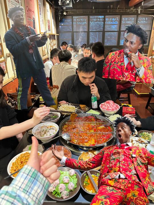 不愧是甲亢哥严选火锅！！！真牛逼！