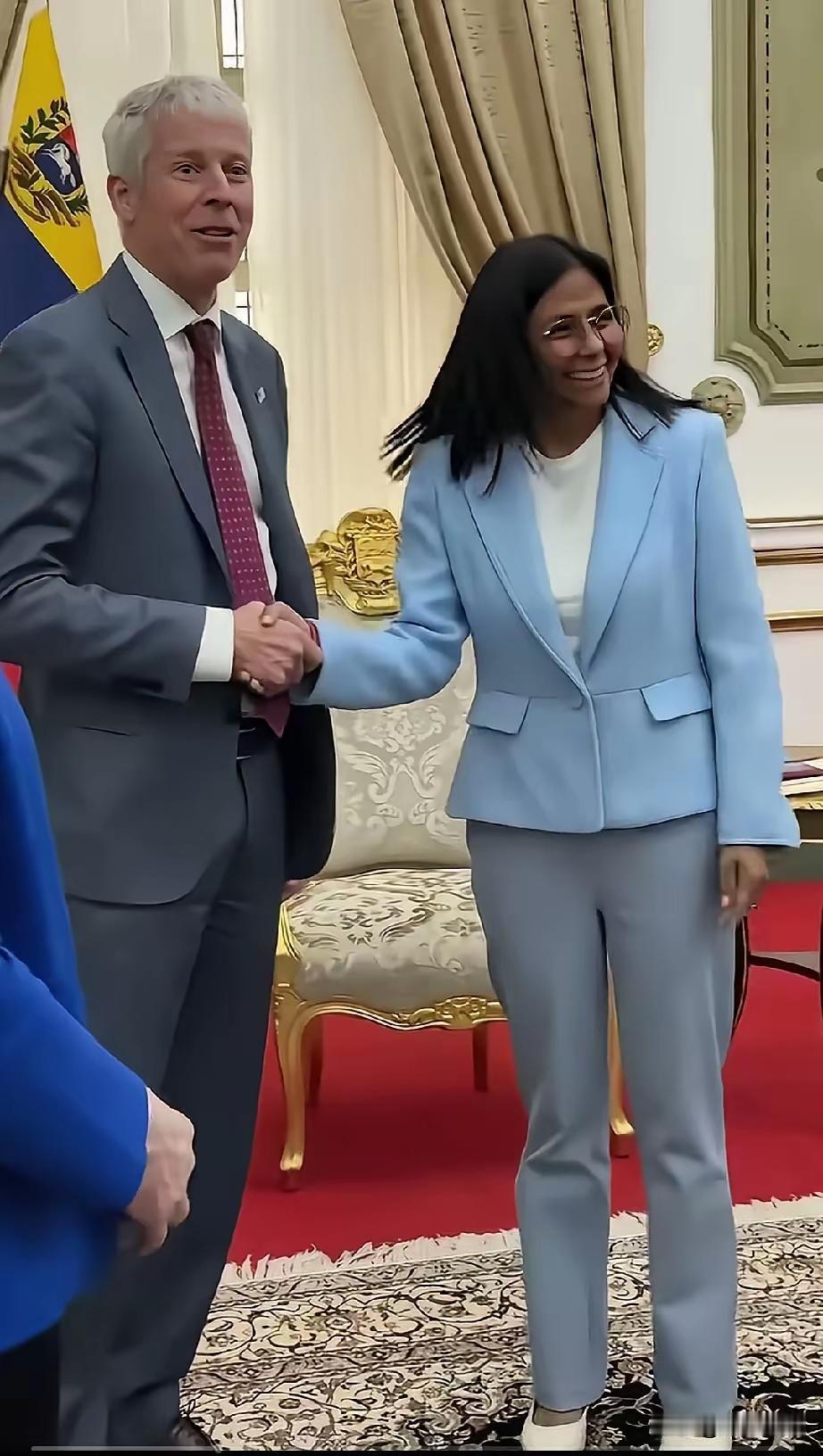 ​委瑞内拉代总统罗德里格斯已经改变了国家历史，由于国家从来不和美国建立友好的关系