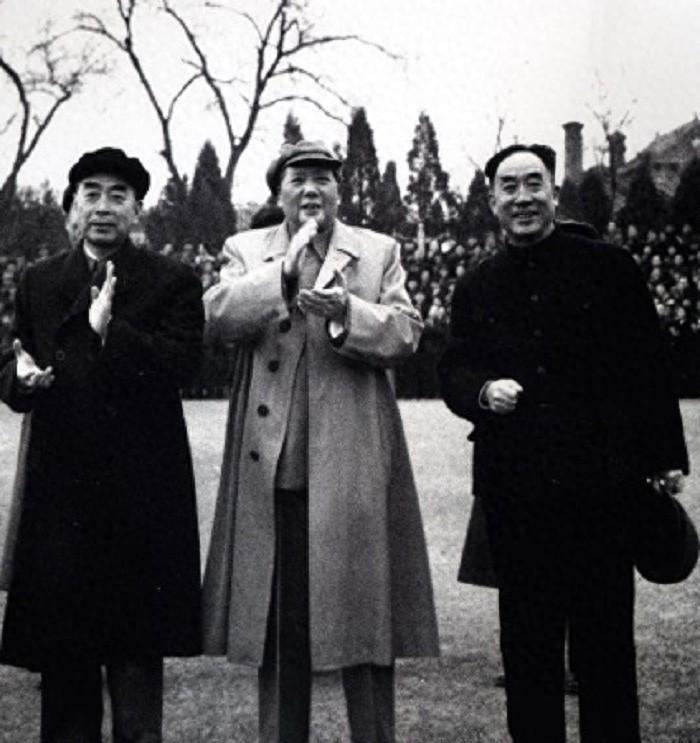 1945年陈赓等人不同意薄一波担任中央候补委员，毛主席对此有何看法和表态？
19