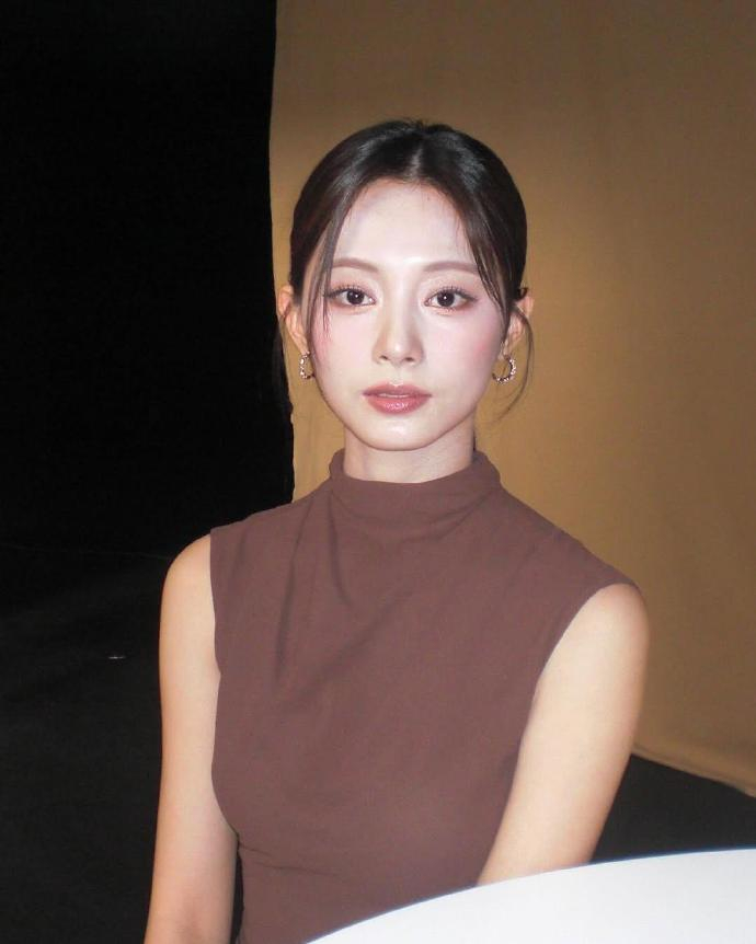 JYP回应周子瑜离开JYPJYP回应周子瑜不续约JYP XportsNews表示