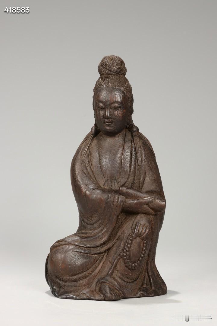 清 沉香木雕持经观音坐像摆件

规格：高23cm，长11cm，宽8.5cm，重1