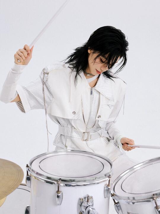 🥁𝐃𝐫𝐮𝐦𝐦𝐞𝐫 𝐢𝐧 𝐰𝐡𝐢𝐭𝐞…