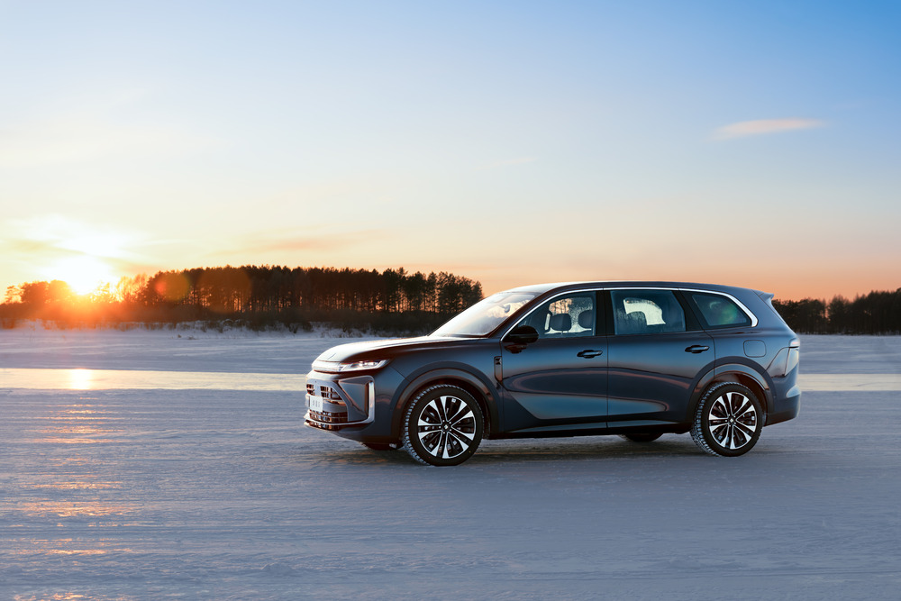 华为乾崑科技旗舰大六座，华境S真六座满员完成最终轮冬季测试