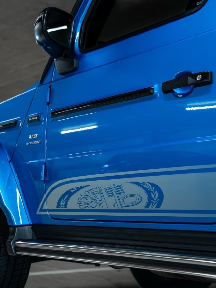 梅赛德斯 - AMG G63苏伊士海蓝也太稀有了！深海般的静谧色调撞上硬派越野轮